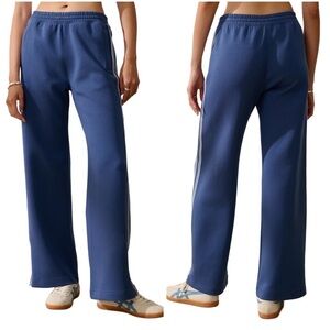 Abercrombie YPB neoKNIT MAX Dark Blue White Stripe Track Pants Size Medium